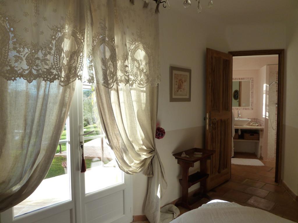 Bed and Breakfast Mas De L'Olivette Cotignac Habitación foto